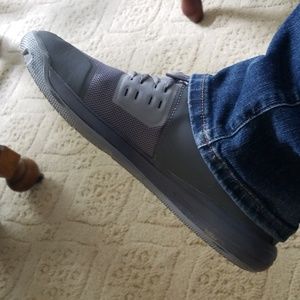 Meet your Posher, Devin